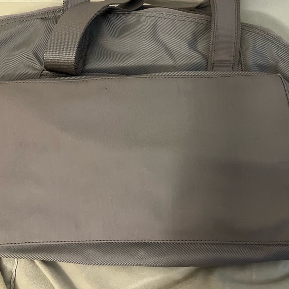 LULULEMON  free To Be Large 
Free To Be Gym / travel Bag in Dark Chrome Gray - Picture 8 of 10